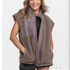Reversible Fleece Vest - Ember Brown